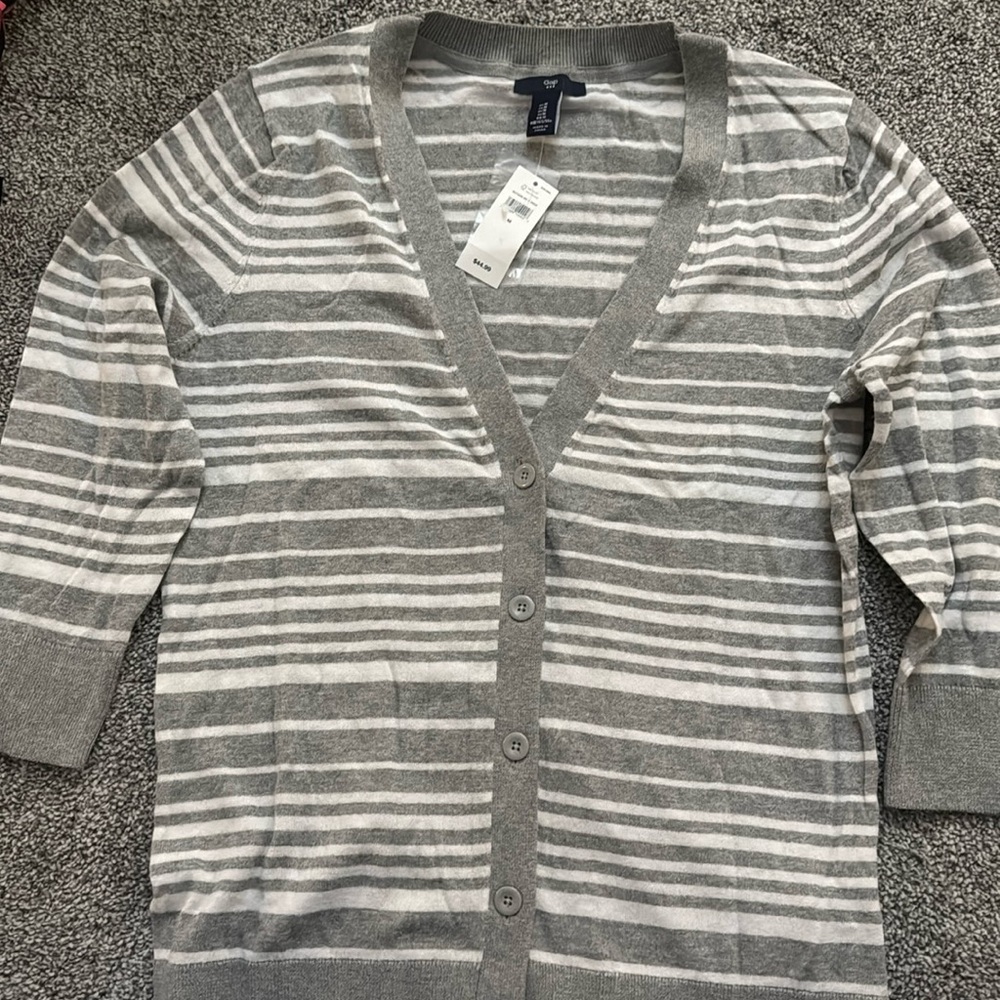 Gap cardigan, size medium. NWT